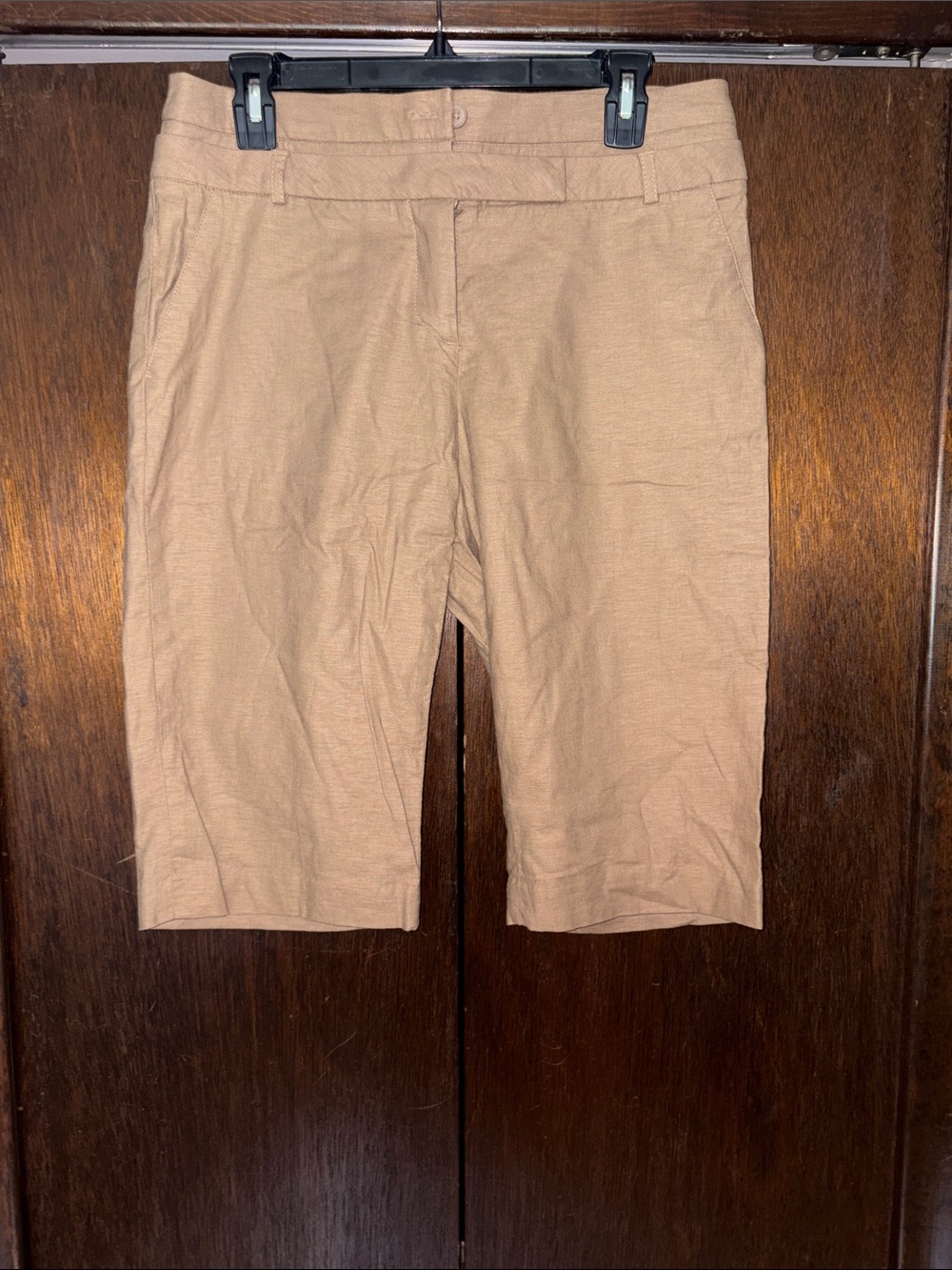 Women’s Stretch Bermuda Shorts in Tan